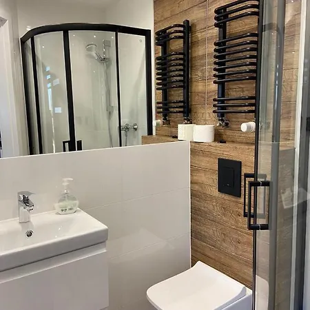 Goscinne ホームステイ レバ