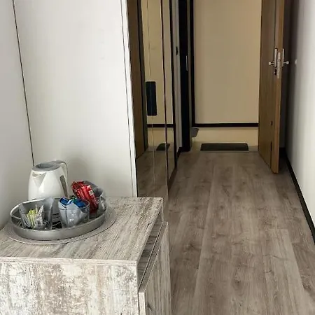 ホームステイ Goscinne レバ