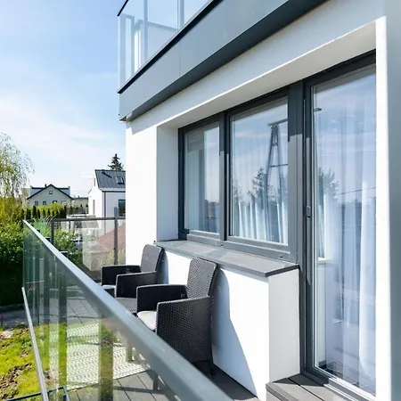 ホームステイ Goscinne レバ